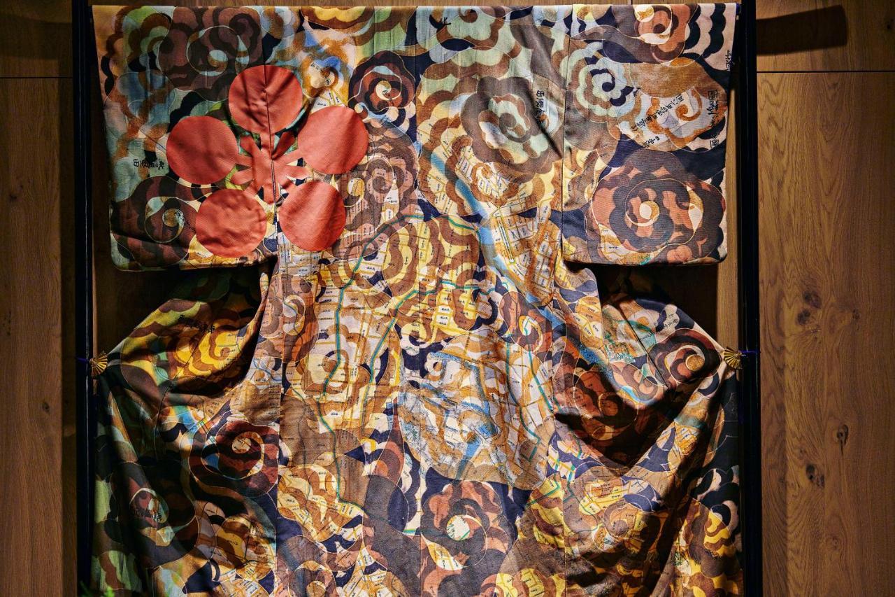 Hyatt Centric קנזאווה מראה חיצוני תמונה A silk fabric