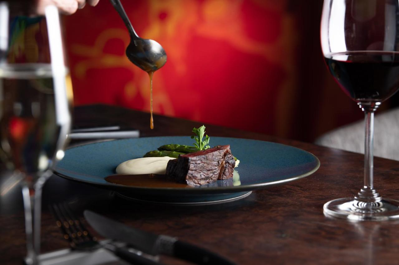 Hyatt Centric קנזאווה מראה חיצוני תמונה A chocolate dessert