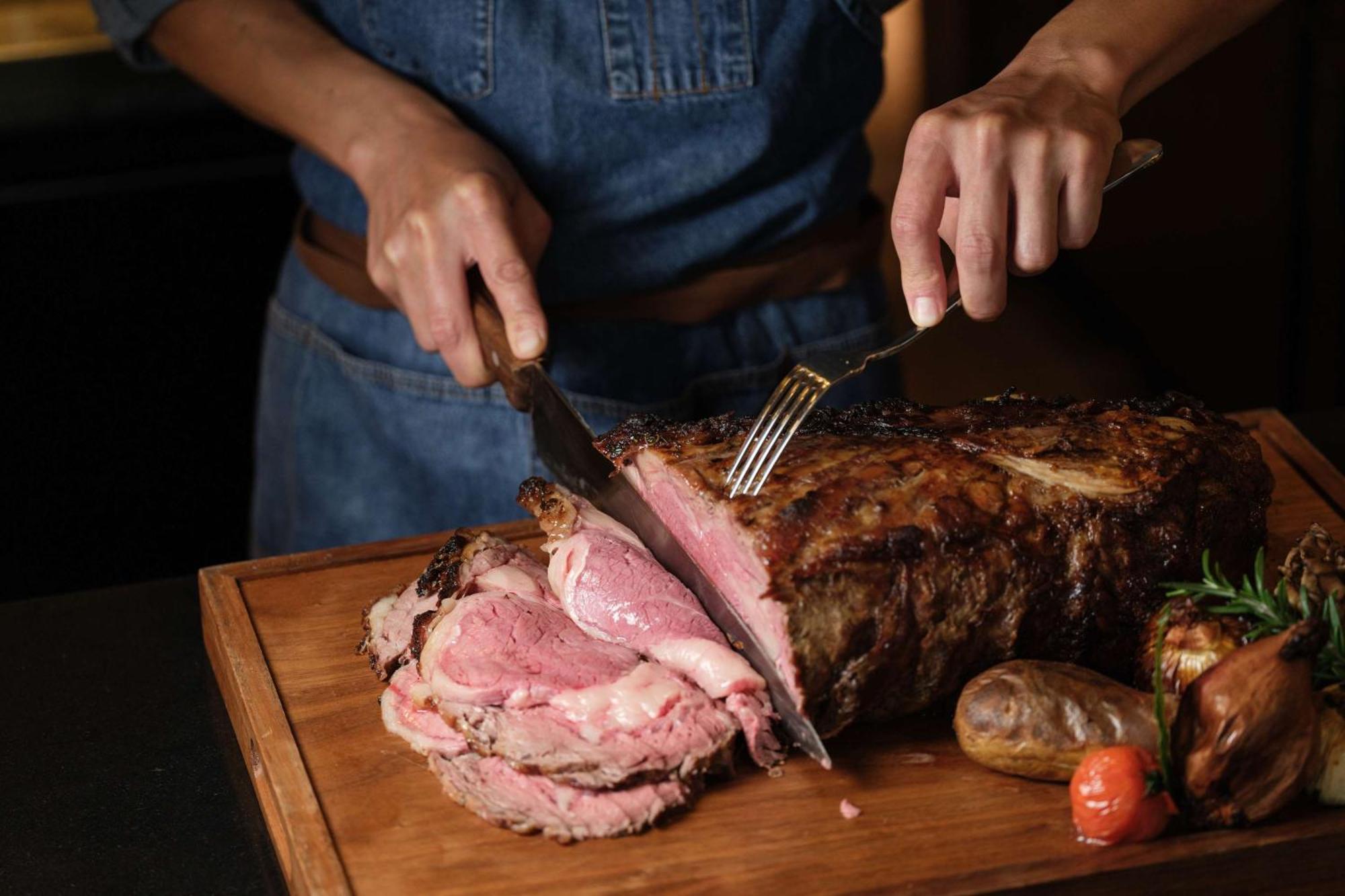 Hyatt Centric קנזאווה מראה חיצוני תמונה Slicing a roast