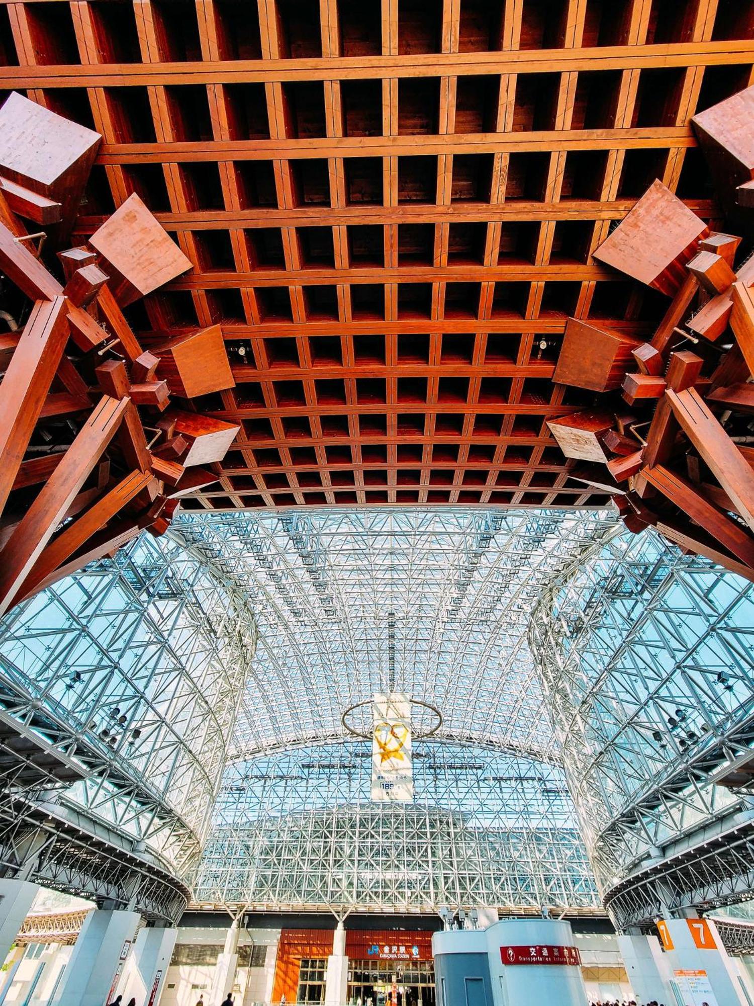 Hyatt Centric קנזאווה מראה חיצוני תמונה The ceiling of the main atrium